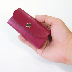 1枚革で制作したシンプルな4連レザーキーケース ワインレッド 臙脂色 2枚目の画像