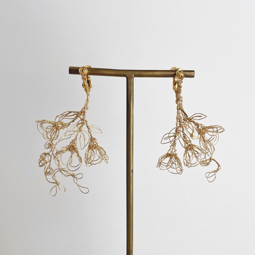 開花の兆しブーケ」貼り付くtype / お花のワイヤーアクセサリー