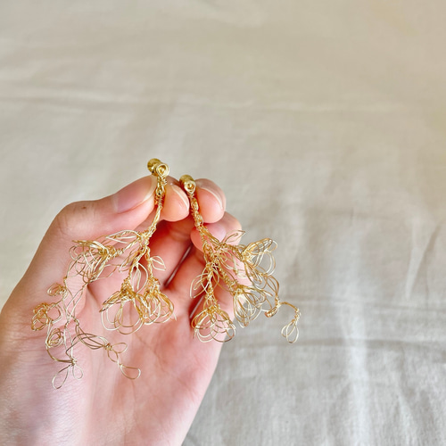 開花の兆しブーケ」貼り付くtype / お花のワイヤーアクセサリー