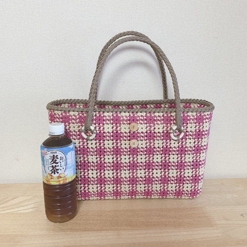 ✳︎現品限り✳︎クラフトバンドで編んだチェック柄の大きめバック