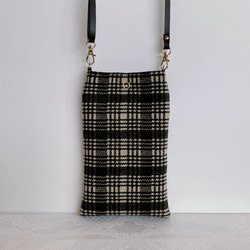 スマホショルダー チェック柄イエロー×ブラック/ポシェット スマホポーチ/合皮ショルダーストラップ　長さ調整可能◎ギフト 4枚目の画像