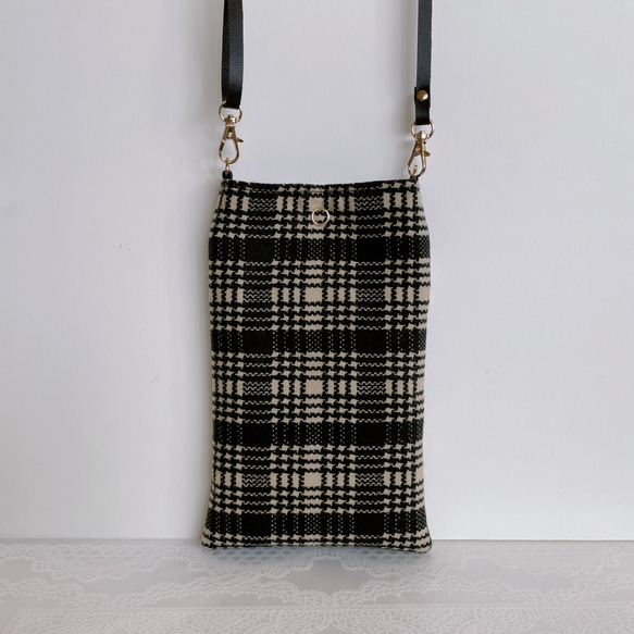 スマホショルダー チェック柄イエロー×ブラック/ポシェット スマホポーチ/合皮ショルダーストラップ　長さ調整可能◎ギフト 4枚目の画像