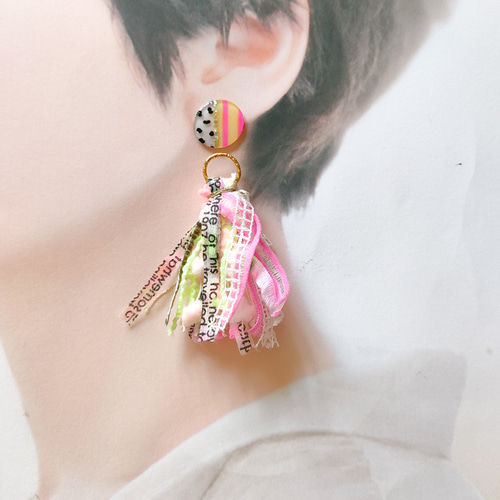 2way*アジアンテイストなダルメシアンのタッセルのピアス
