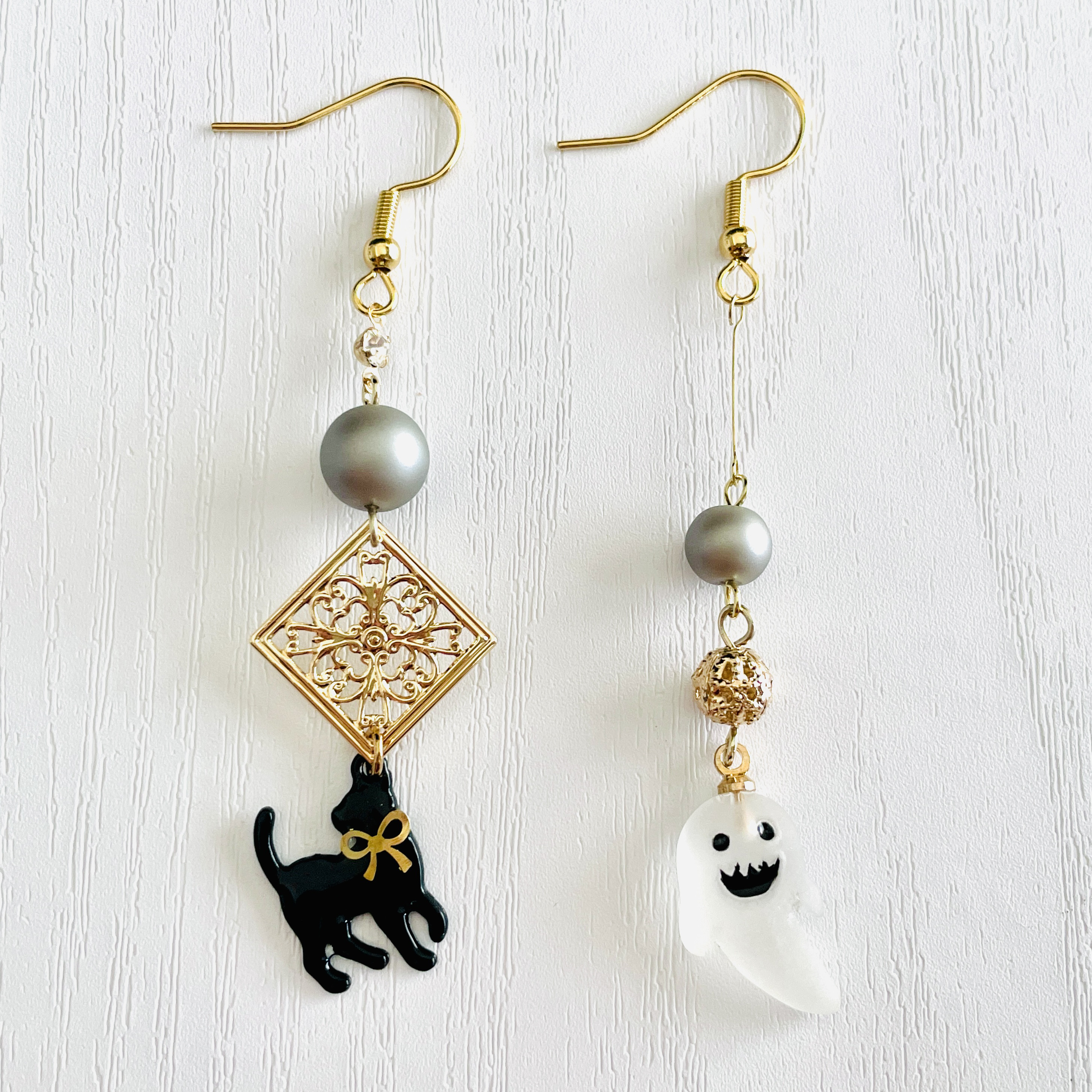 ANNA SUI アナスイ　ハロウィン限定　猫オバケピアス ANNA SUI アナスイ ハロウィン限定 猫オバケピアス - メルカリ