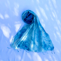 天然琉球藍手染め大判シルクストール（CBsm001） 2枚目の画像