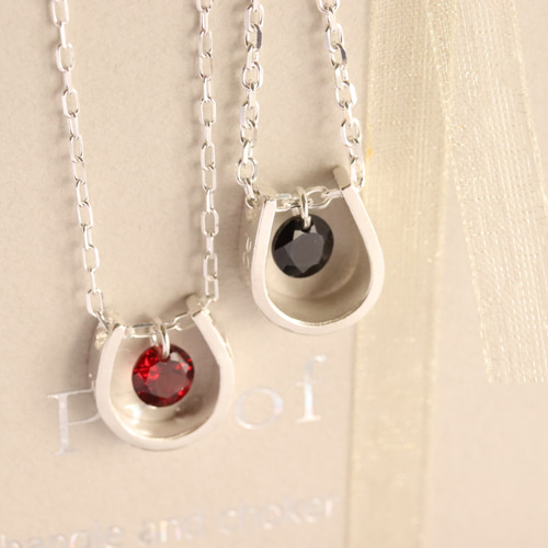 ガーネット馬蹄ホースシューシルバーネックレス4mm幸運【選べるギフト