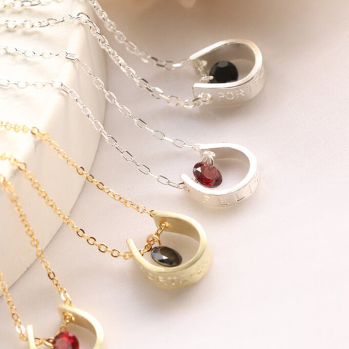 ガーネット馬蹄ホースシューシルバーネックレス4mm幸運【選べるギフト