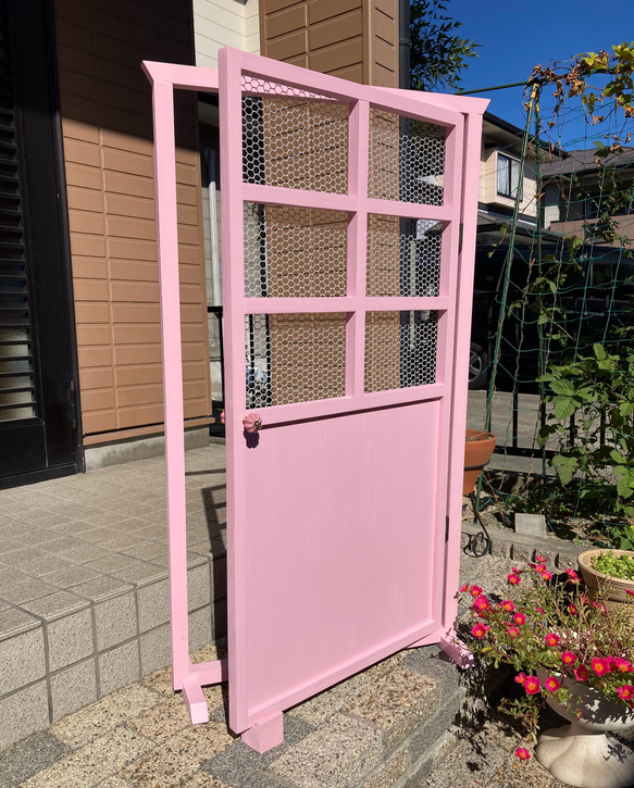 木製ドア【ピンクのドア 110㎝サイズ】　木製雑貨　ガーデニング　イベント 12枚目の画像