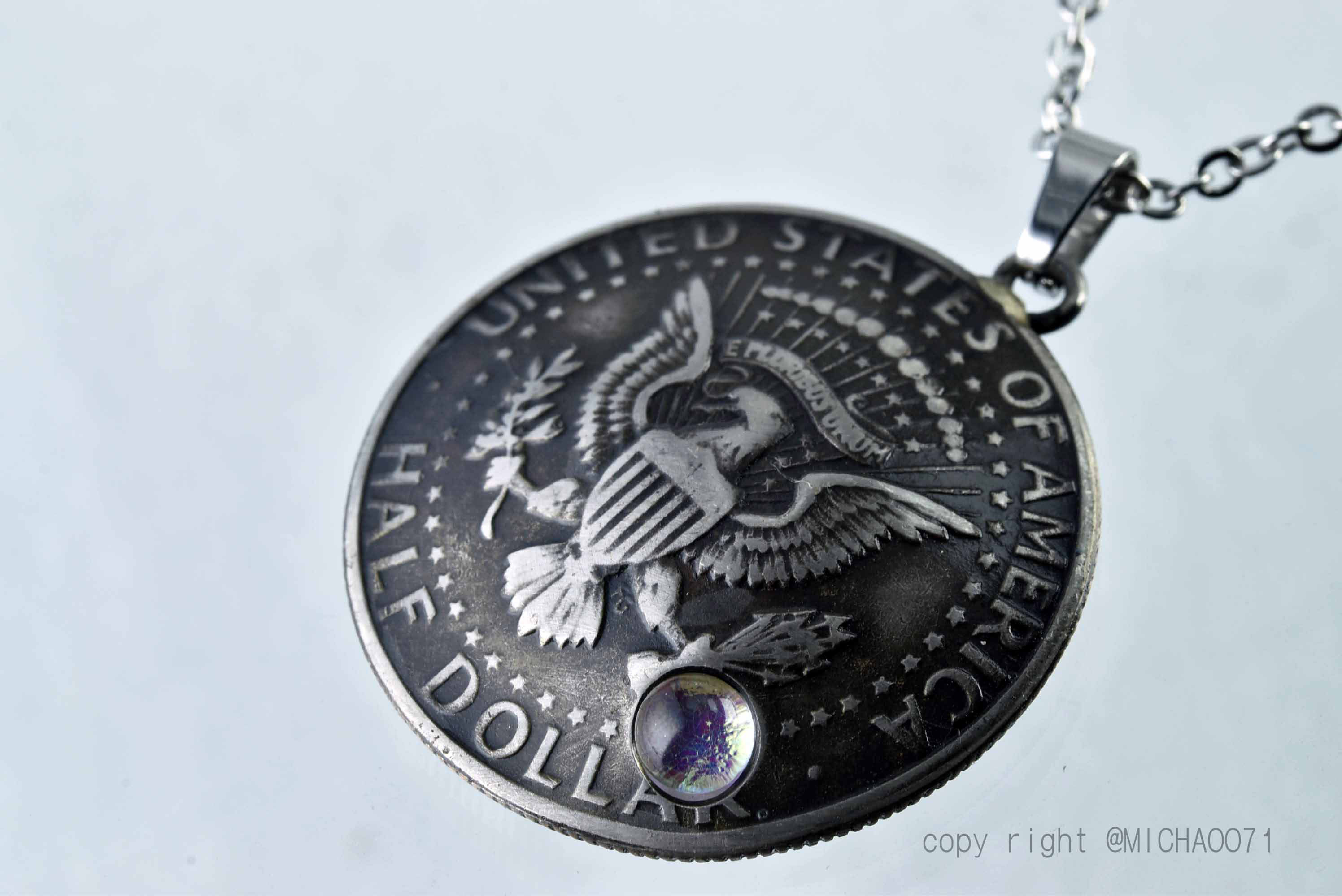 ビンテージ コイン ペンダントトップ、11335-494ドームドーム加工の個性的 コインペンダント、 本物の外国コイン