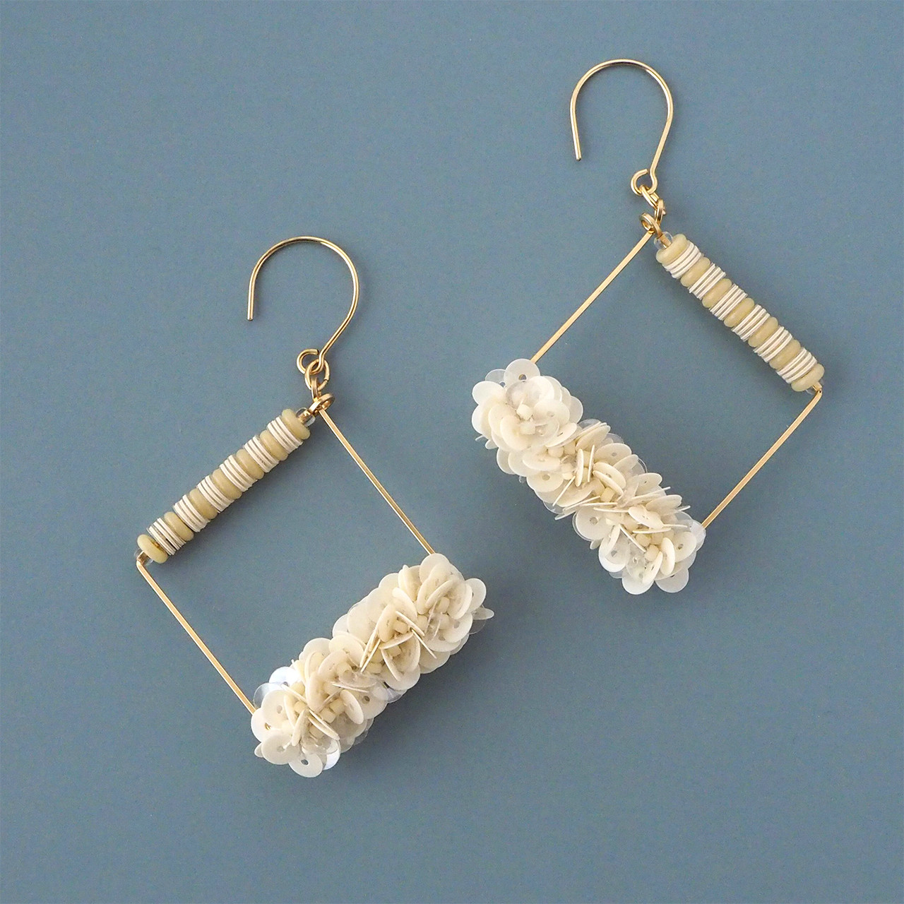 オートクチュール刺繍▫️Rhombus ピアス #ER2202 IVORY / 刺繍ピアス 14kgf