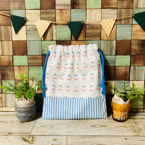 ハンドメイド持ち手付き巾着袋（お着替え袋）・お弁当袋・コップ袋くま