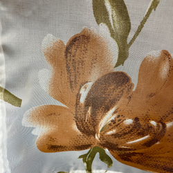 幅94㎝ ×丈82㎝ のれん レビュー特典 カフェカーテン 大きい花柄 ラメ ブラウン 小窓 のれん 透け感 4枚目の画像