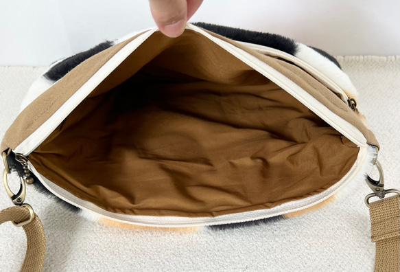 〈マチなし〉三毛猫　ボアサコッシュ　ショルダーバック akaneko  ファー　ハンドメイド　アニマルボア　猫バッグ 7枚目の画像