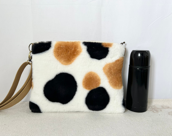 〈マチなし〉三毛猫　ボアサコッシュ　ショルダーバック akaneko  ファー　ハンドメイド　アニマルボア　猫バッグ 3枚目の画像