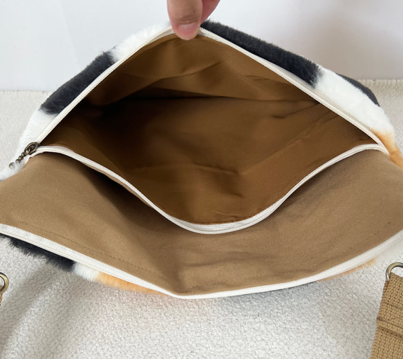 〈マチなし〉三毛猫　ボアサコッシュ　ショルダーバック akaneko  ファー　ハンドメイド　アニマルボア　猫バッグ 5枚目の画像