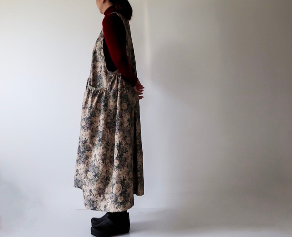 再販開始//野ばら**アンティーク花束*Blue　*ギャザーポケット　前後２way着回し　エプロンワンピース　 5枚目の画像