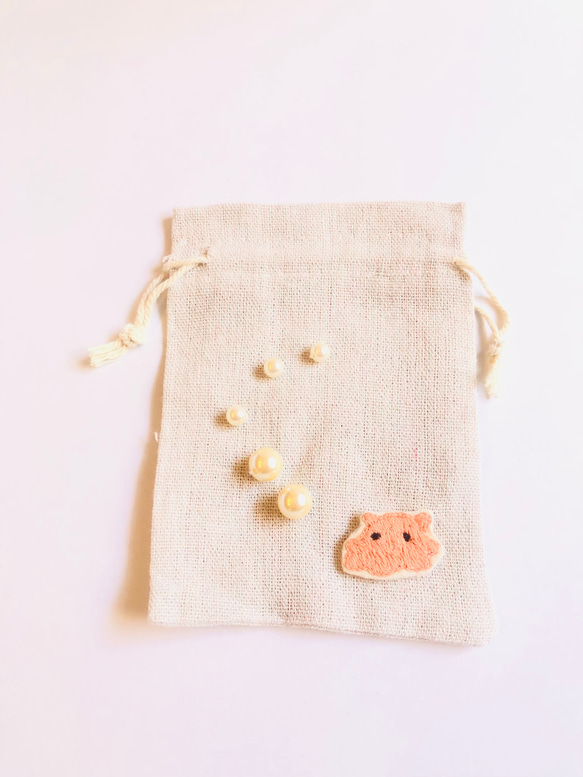 手縫い刺繍　メンダコとパールの巾着　オーダー品 2枚目の画像