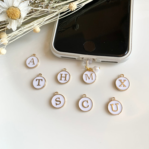 選べる】＊アルファベット＊名前＊iPhoneストラップ＊充電口