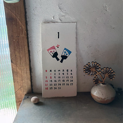 ２０２４年カレンダー 「月めくり」　心和むいっぷくはんこのワンポイント・小さなスペースに飾れます・厚手の手漉き再生紙使用 2枚目の画像