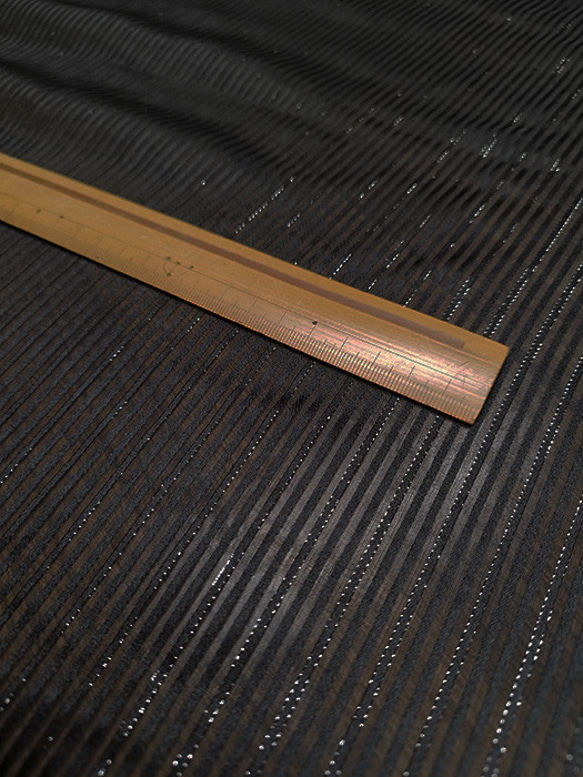 シルク・ナイロンラメ　光沢ナイロンストライプ/黒　9匁　幅108cm　/C404 4枚目の画像
