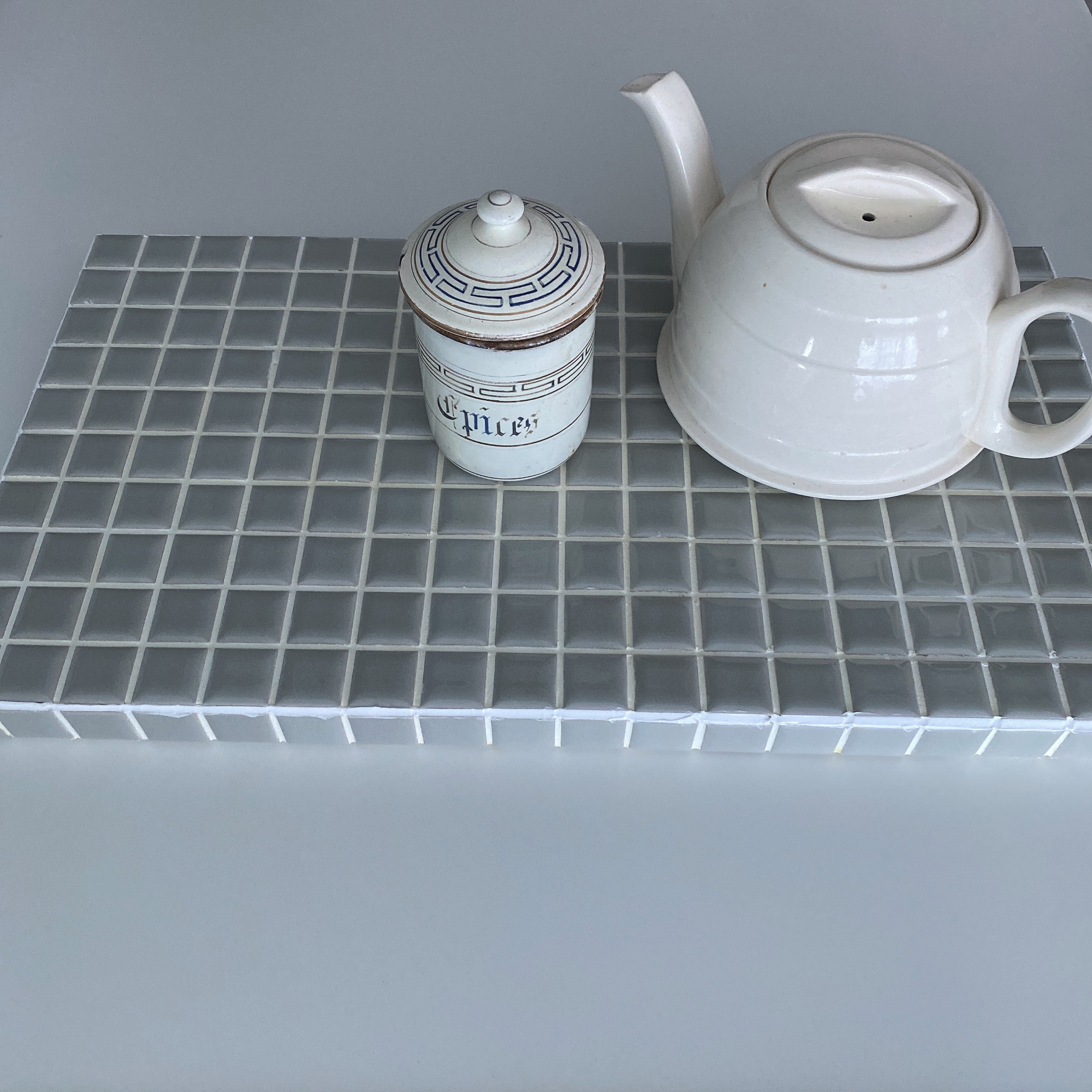 韓国インテリア　キッチンや洗面所等におすすめ！アクセサリー台　タイルプレート