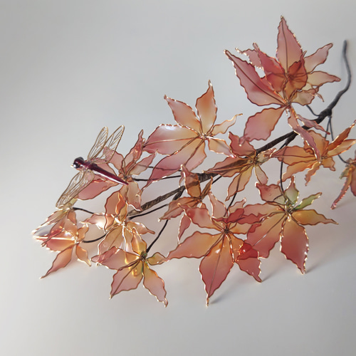 紅葉と赤とんぼ(ver.1) アメリカンフラワー/ディップアート アート ... アメリカンフラワー 紅葉 他