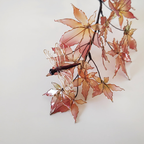 紅葉と赤とんぼ(ver.1) アメリカンフラワー/ディップアート アート ... アメリカンフラワー 紅葉 他