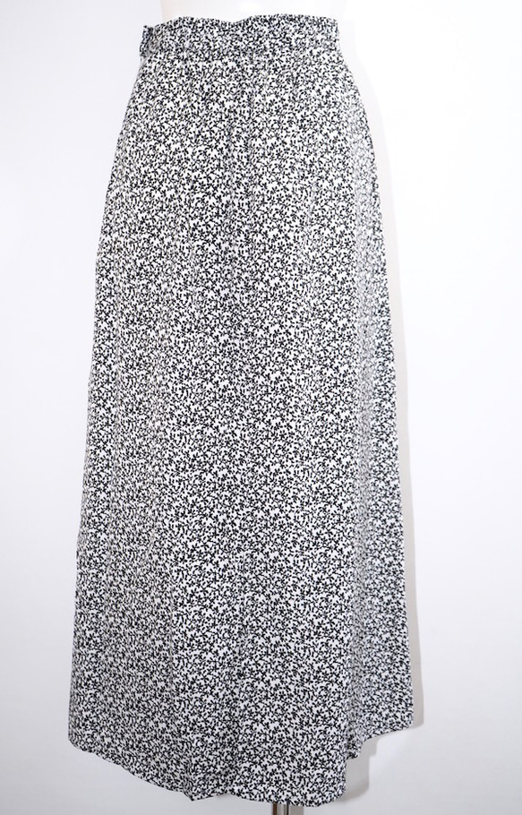 Monotone Flower Flare Long Skirt (white) フレアスカート グレー カジュアル 9枚目の画像