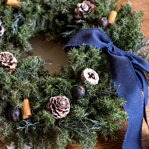 クリスマスリース 〜ヒムロスギ&木の実〜 リース atelier kertoa 通販