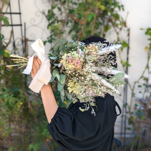 紫陽花水無月とかすみ草 ユーカリのナチュラルドライフラワーブーケ ...