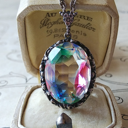 アンティーク 虹色 大粒アイリスガラスの銀製チャーム/ペントップ 楽天