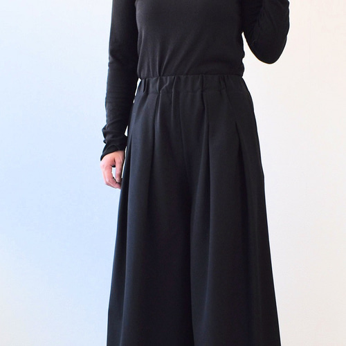 CRESCENT DUO　ガウチョパンツ　ブラック　ストレッチ CRESCENT DUO ガウチョパンツ ブラック ストレッチ