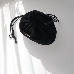 防水スエードを使った巾着ミニショルダーバッグ / 雨の日のお気に入り 【ブラック】 3枚目の画像