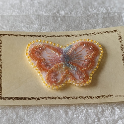 マグネットブローチ　蝶のモチーフ　ビーズ刺繍 2枚目の画像