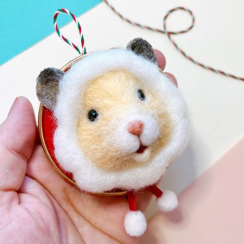 早割クリスマス2023】羊毛フェルト キンクマハムスターポンチョリース