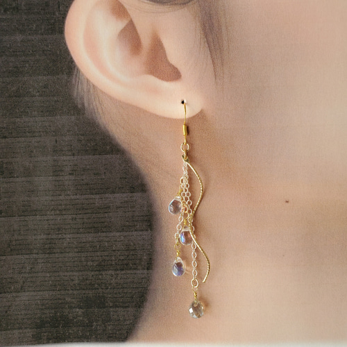 チェコガラスビーズ】雨の雫 ピアス/イヤリング ピアス（フック