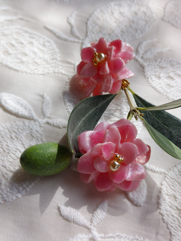 大ぶり　レジンのお花のイヤリング　ピンクカラー　パール 9枚目の画像