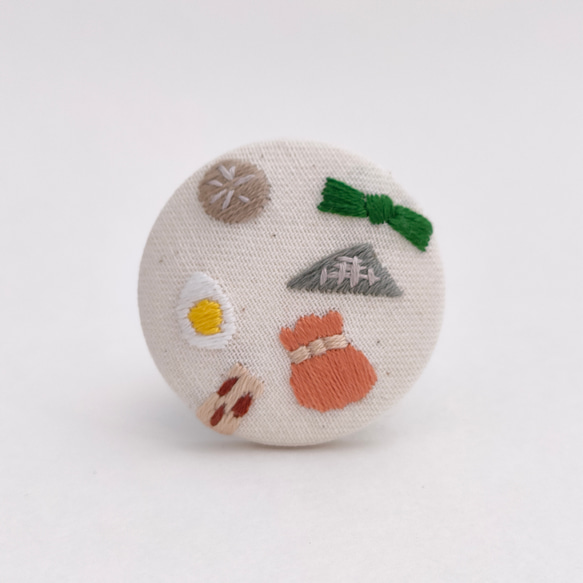 受注制作】おでんの具刺繍ブローチor刺繍ヘアゴム ブローチ かな