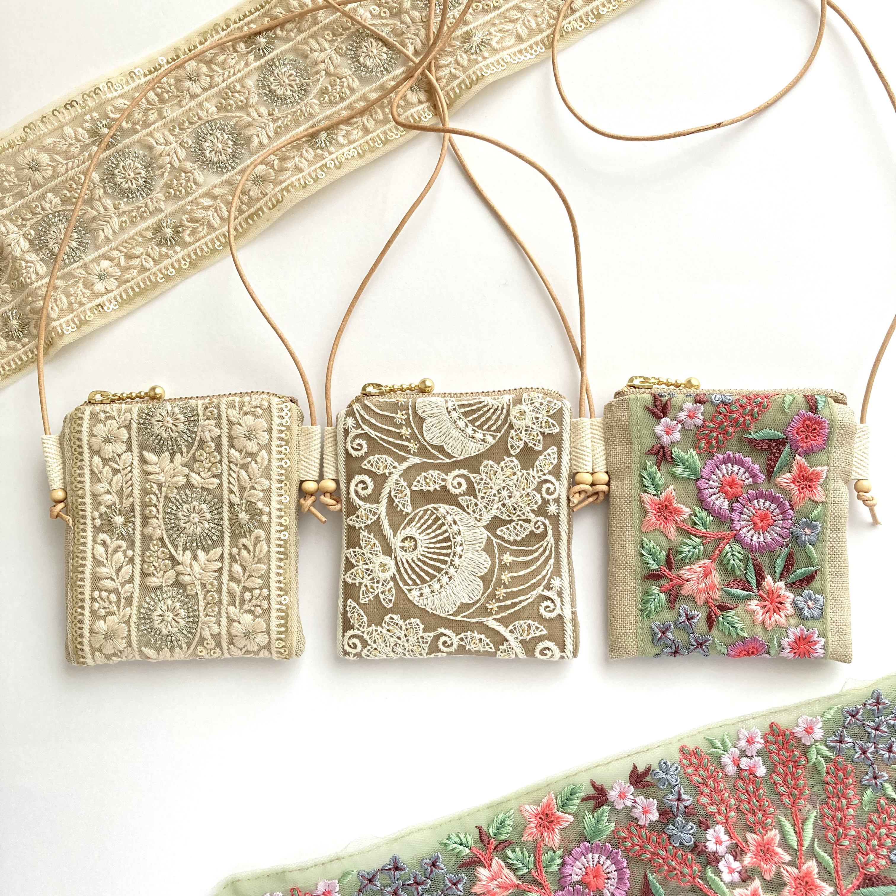 ロラライハリス☆刺繍☆南国チックポーチ オックスキルティング