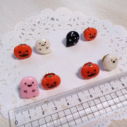 【☆送料無料☆】※2個1セットのお値段です※ハロウィン♥ちびおばけちゃん ピンバッチセット 4枚目の画像