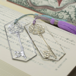 手描き栞(しおり) -Elegant key- お好きな色でタッセル 4枚目の画像