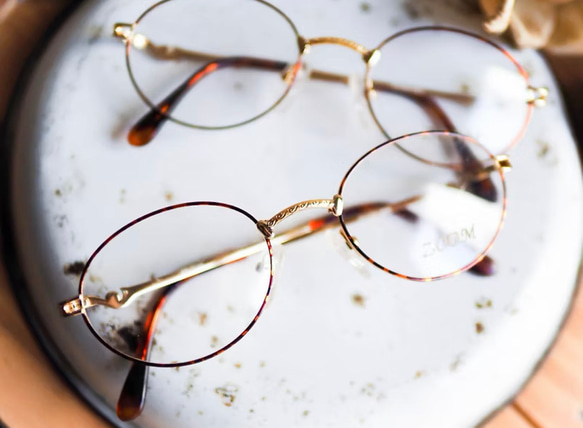 鹿兒島閃爍霓虹派對 金絲雕花鼻角眼鏡鏡框 Japan 金框 glasses 第2張的照片