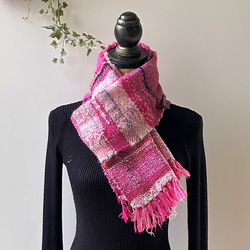 大人可愛いピンク の 手織り ウールマフラー/防寒 プレゼント（23-01） 6枚目の画像