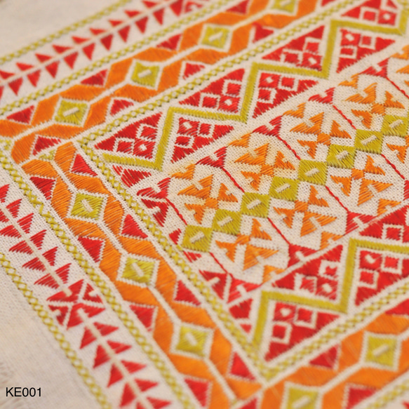 刺繍　インド製　クラフトパーツ　アップリケ　コットン地　シルク糸　KU003 1枚目の画像
