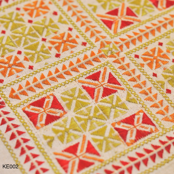 刺繍　インド製　クラフトパーツ　アップリケ　コットン地　シルク糸　KU004 2枚目の画像