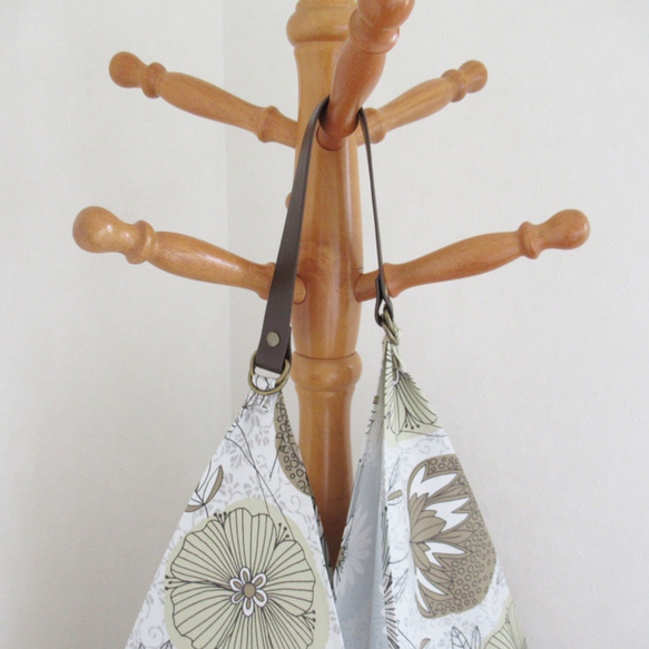京都府棉 斯堪的納維亞風格 [葉和花] 單片布防撕藤袋 53 x 53 厘米 第6張的照片