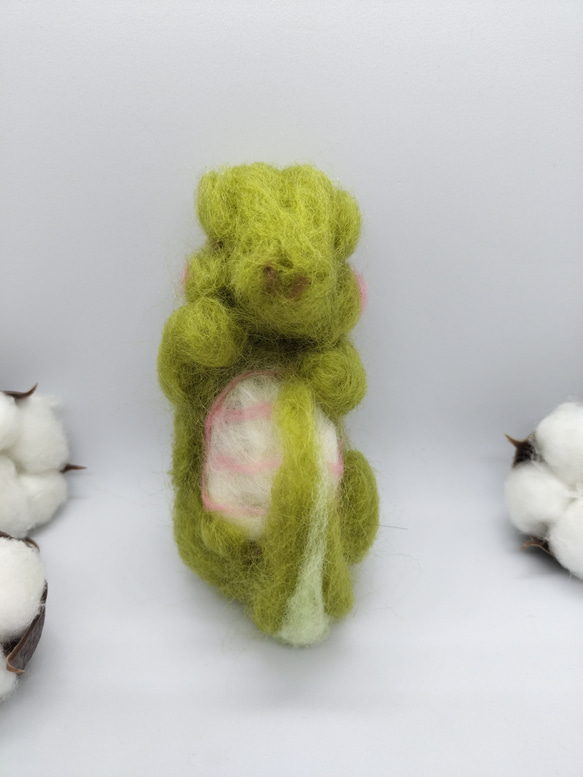 【ティラノサウルスの赤ちゃん】グリーン　ニュアンスカラー　羊毛フェルト　こども　プレゼント 6枚目の画像