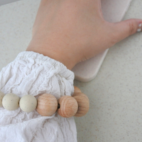 ハンドストラップ　スマホストラップ　ウッド　ストラップ　ストラップホルダー　木　スマホ　ウッドビーズ　手首　落下防止 9枚目の画像