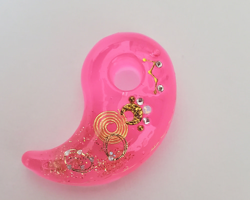 勾玉　ピンク　大 1f6249cde025ca6161b90d2cac505a