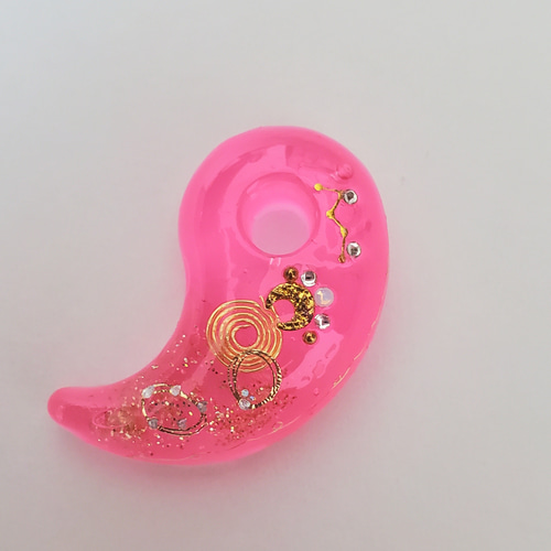 自分を愛したい貴方へ⭐創作オリジナル勾玉(ピンク) ネックレス